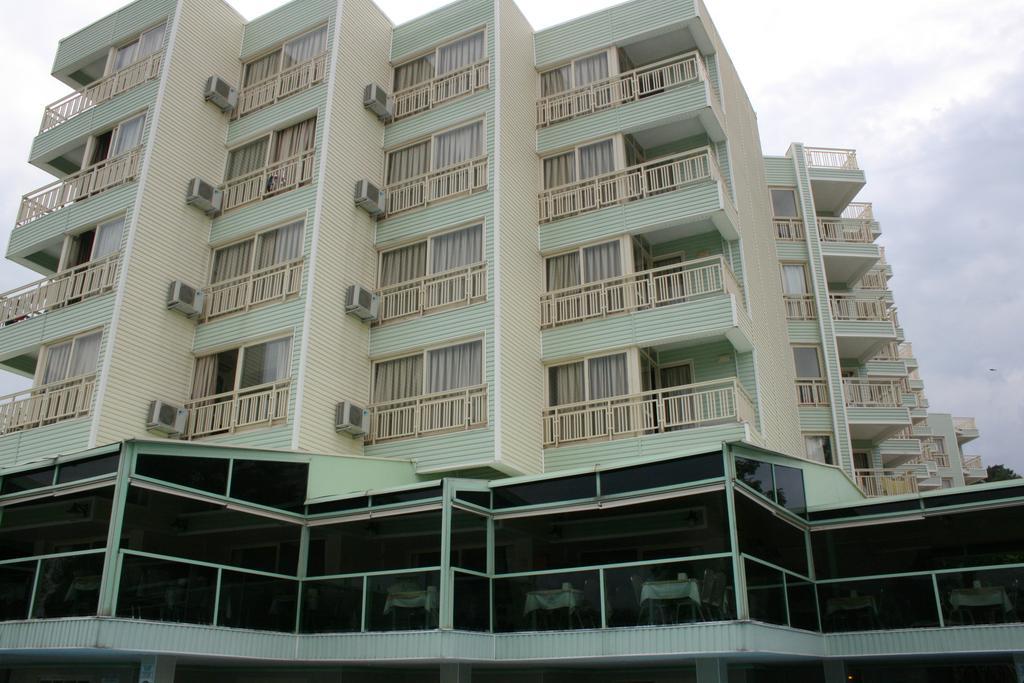 Flamingo Hotel 马尔马里斯 外观 照片