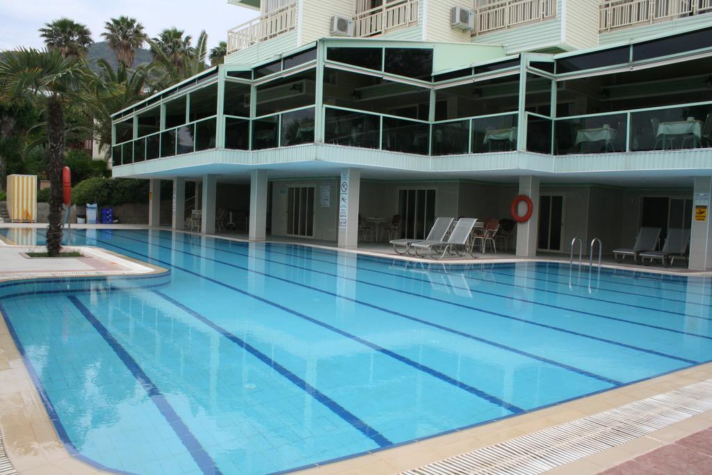 Flamingo Hotel 马尔马里斯 外观 照片
