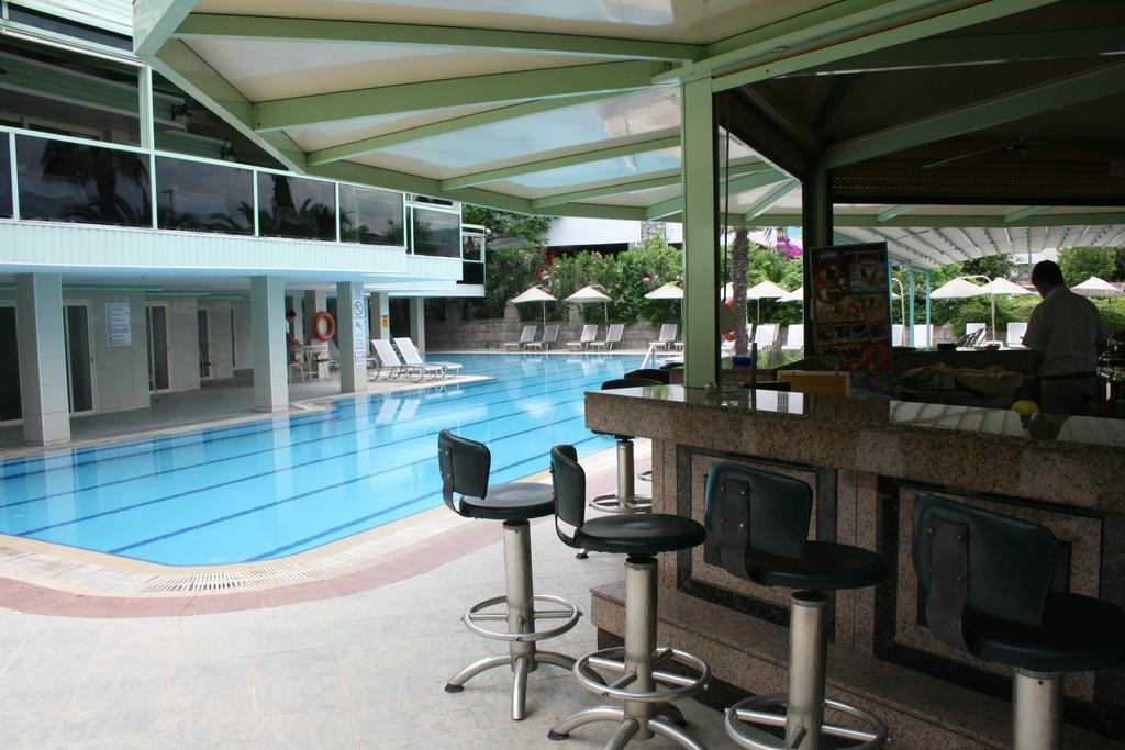 Flamingo Hotel 马尔马里斯 外观 照片
