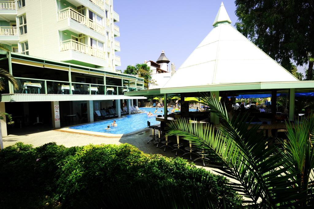 Flamingo Hotel 马尔马里斯 外观 照片