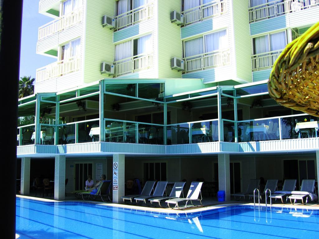 Flamingo Hotel 马尔马里斯 外观 照片